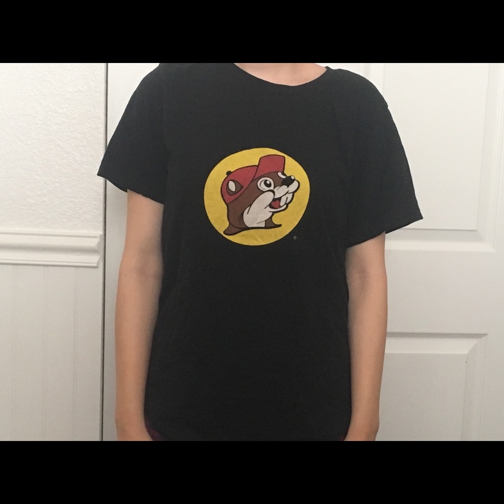 Black buc ee’s shirt
